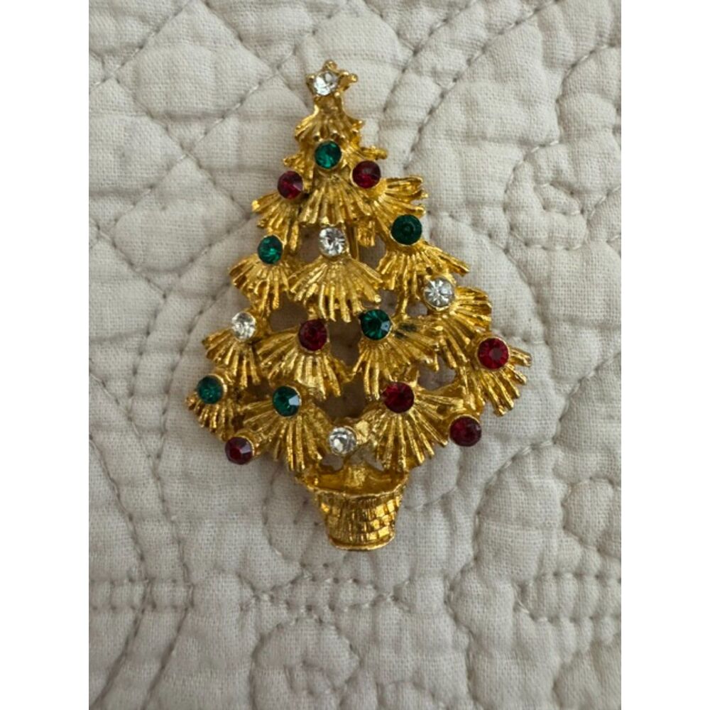 LJM Rhinestone gold-tone Christmas tree brooch.